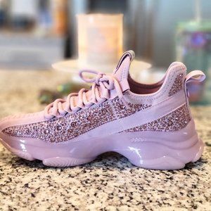 BRAND NEW STEVE MADDEN MAXIMA-R SNEAKERS- PURPLE